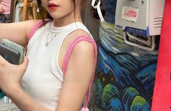下载“www.17”，小心成为八卦表情包的传播者哦