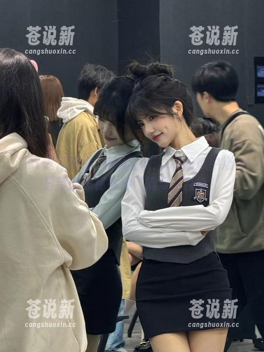91吃瓜中心 视频狂欢:91吃瓜中心今日带您探秘各种‘摘瓜’技能!