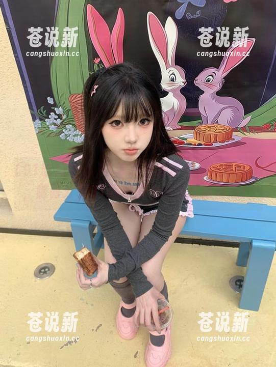 小编正在海量瓜里愉快翻滚，随时分享91吃瓜中心网址最新动态！