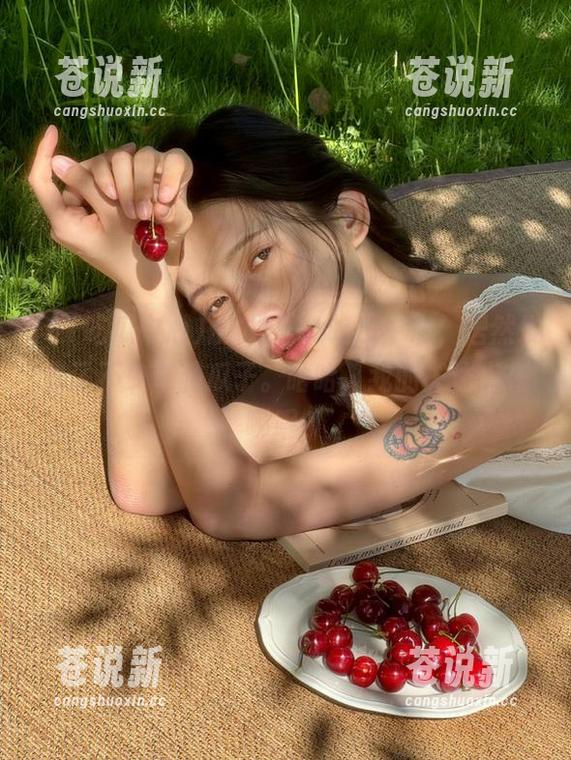 91吃瓜中心 刚才翻91吃瓜中心,居然发布了不少奇葩瓜子。哈哈,我的关注点在哪呢?