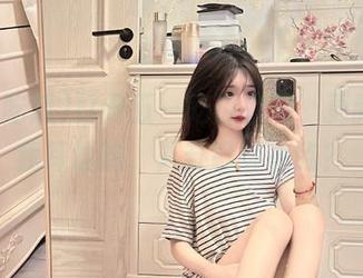 打开五一吃瓜软件，更新提醒我耳边响，八卦已经来临？