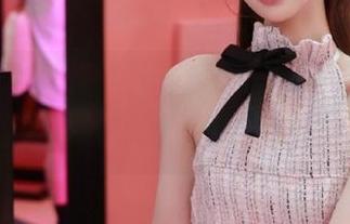 “劲爆吃瓜”视频教你如何优雅吃瓜，满桌果汁四溅