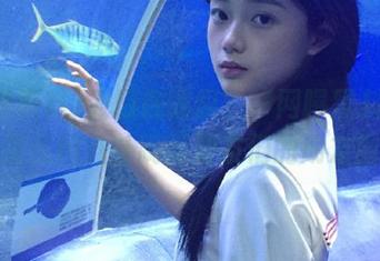 入口在哪里？“网曝黑料”教你怎么用八卦刷新朋友们的朋友圈！