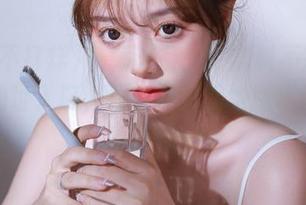 收藏这条：“黑料不打烊”最新地址入口，让我随时随地触碰到八卦的脉搏！