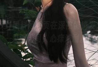 黑料网网页在深夜悄悄发光，瓜果满人间，心痒难耐。